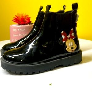 Bottega Minnie Mouses size 2 used female child